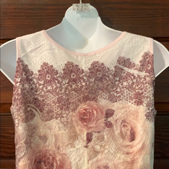 Elle Mode Sleeveless Rose Top👠 - Picture 7 of 11